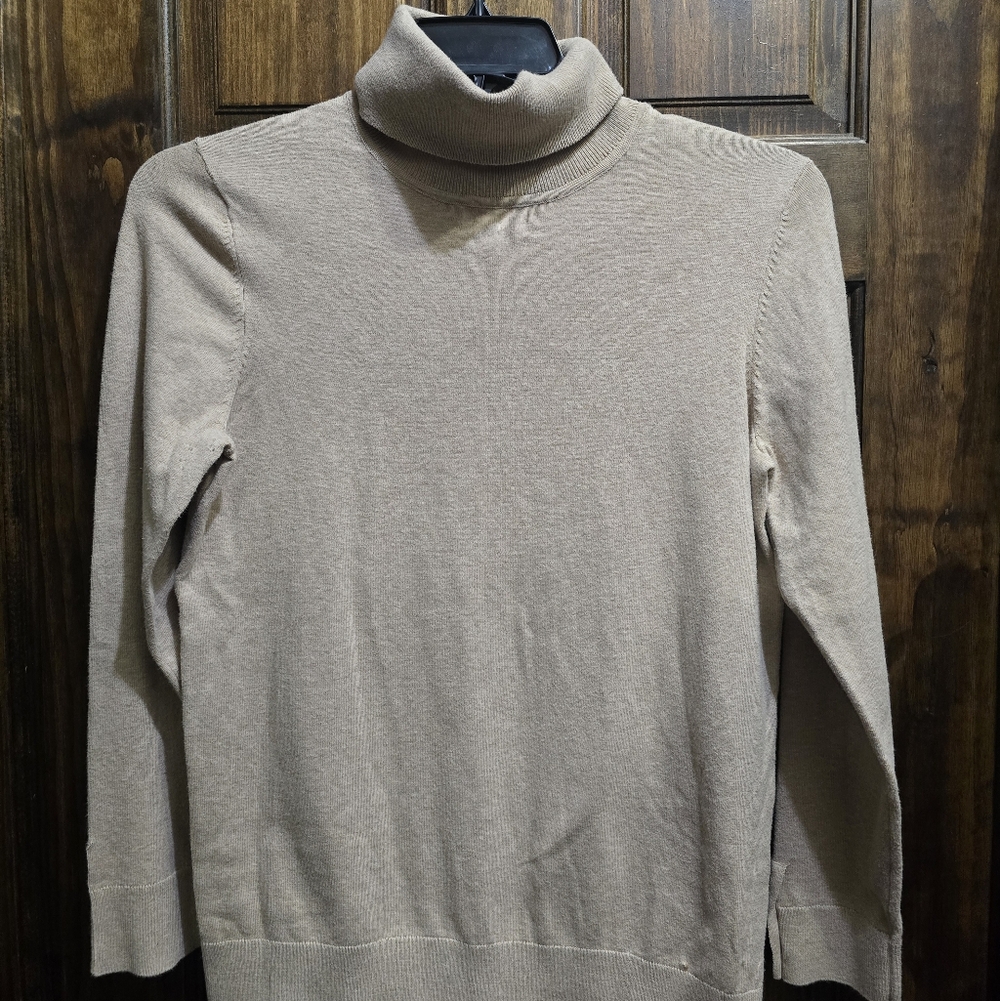 Tommy Hilfiger Ladies Turtleneck Sweater Tan Wrist Embellishments Preppy